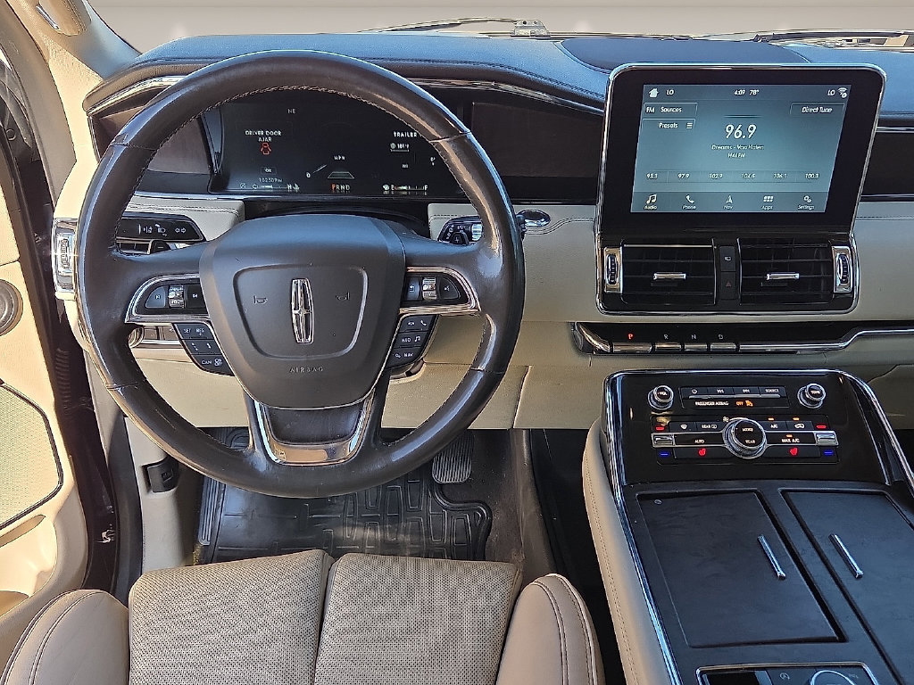 Used 2018 Lincoln Navigator Select w/ Technology Package RWD image 12