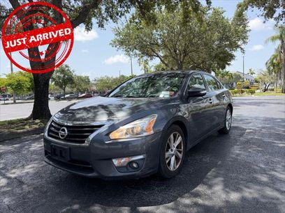 Used 2013 Nissan Altima 2.5 SL w/ Technology Pkg