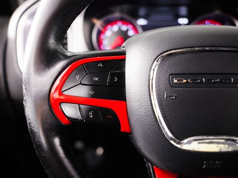 Used 2019 Dodge Charger SXT image 28