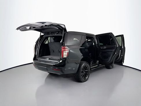 Used 2024 Chevrolet Tahoe Z71 w/ Luxury Package AWD/4WD image 31