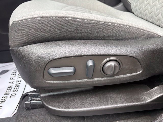 Used 2023 Chevrolet Equinox LT FWD image 23