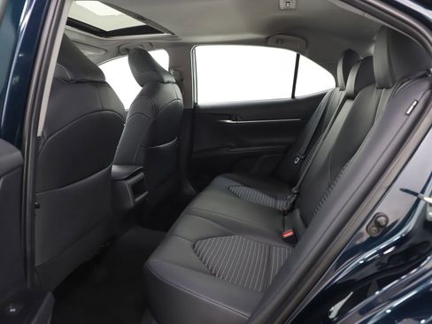 Used 2019 Toyota Camry SE w/ Convenience Package image 14