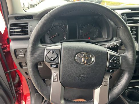 Used 2021 Toyota 4Runner SR5 RWD image 57