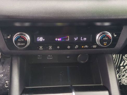 Used 2024 Mitsubishi Outlander SE image 19