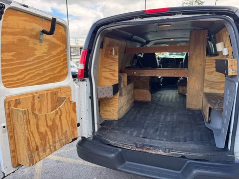 Used 2014 Chevrolet Express 1500 RWD image 32