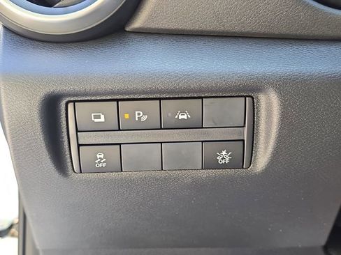 New 2025 Nissan Versa S w/ Trunk Package FWD image 26