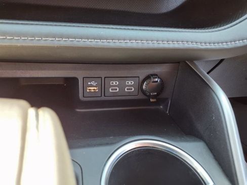 Used 2023 Toyota Highlander LE image 15