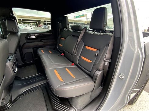 Used 2024 GMC Sierra 1500 AT4 w/ Technology Package AWD/4WD image 29