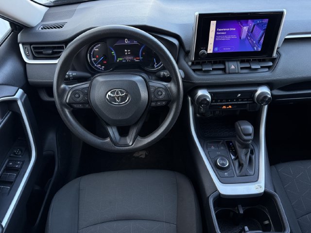 Used 2025 Toyota RAV4 XLE AWD/4WD image 13