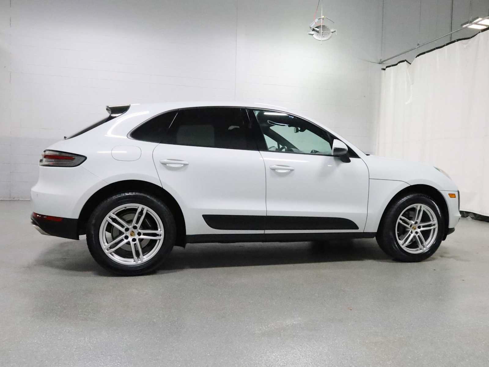 Used 2020 Porsche Macan AWD/4WD image 10