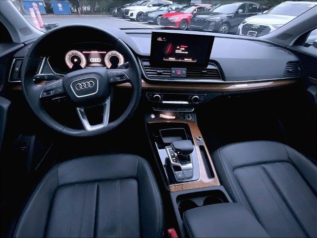 Used 2023 Audi Q5 2.0T Premium Plus w/ Premium Plus Package AWD/4WD image 12
