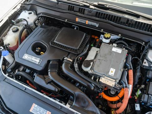 Used 2019 Ford Fusion SE FWD image 28