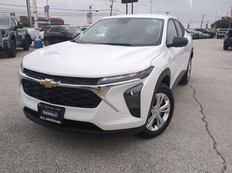 Used 2025 Chevrolet Trax LS w/ Driver Confidence Package FWD video 1