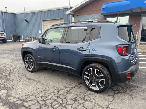 Used 2020 Jeep Renegade Latitude w/ Cold Weather Group image 4