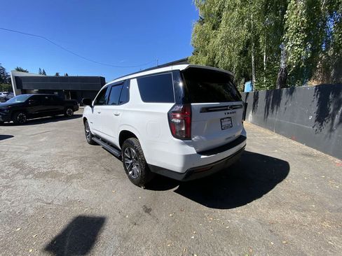 Used 2021 Chevrolet Tahoe Z71 w/ Luxury Package AWD/4WD image 4