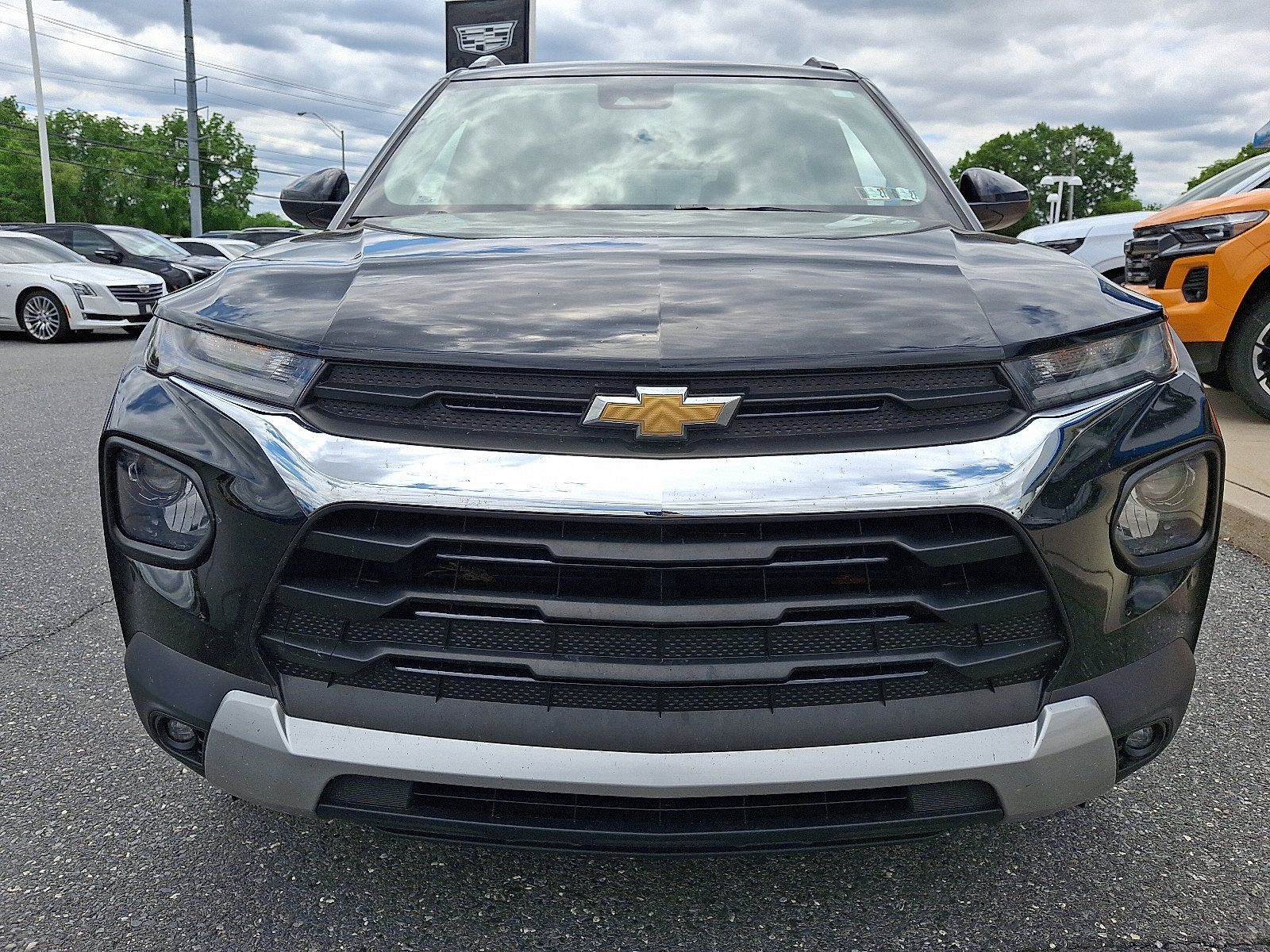 Certified 2023 Chevrolet TrailBlazer LT w/ Convenience Package AWD/4WD image 2