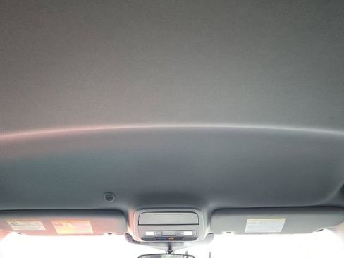 Used 2022 Ford Explorer XLT w/ Equipment Group 202A image 39