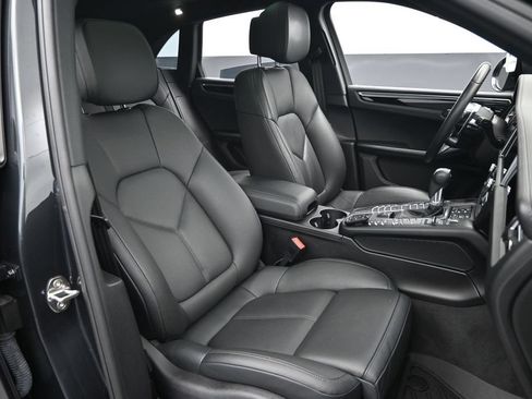 Used 2020 Porsche Macan S AWD/4WD image 25