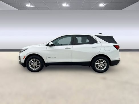 Used 2022 Chevrolet Equinox LT image 2