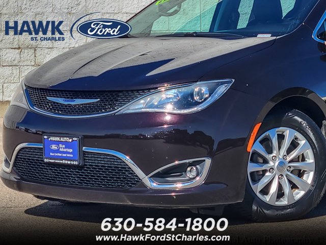 Used 2019 Chrysler Pacifica Touring-L FWD image 2