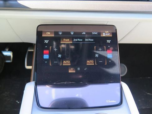 New 2026 Cadillac Vistiq Sport image 16