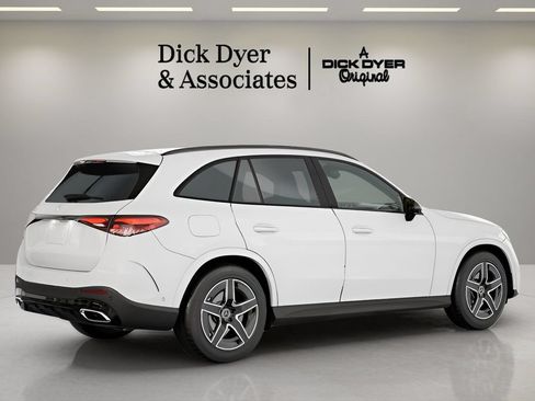 Used 2026 Mercedes-Benz GLC 300 image 11