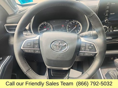 Used 2022 Toyota Highlander Limited AWD/4WD image 16