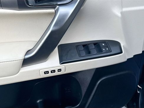 Used 2023 Lexus GX 460 Premium w/ Premium Package image 29