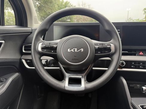 Used 2025 Kia Sportage LX FWD image 28