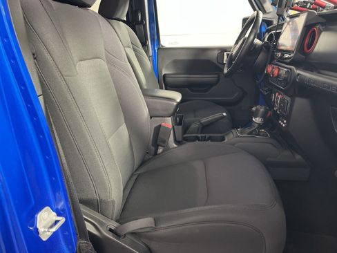 Used 2021 Jeep Wrangler Unlimited Sport AWD/4WD image 28