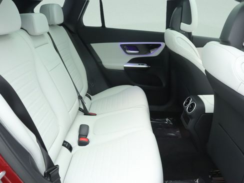New 2026 Mercedes-Benz GLC 300 image 8
