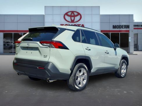 Used 2023 Toyota RAV4 XLE AWD/4WD image 5