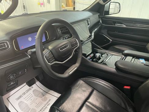 Used 2022 Jeep Wagoneer Series I image 13