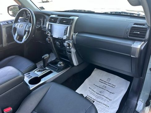 Used 2023 Toyota 4Runner TRD Sport AWD/4WD image 32