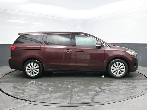 Used 2017 Kia Sedona EX image 8