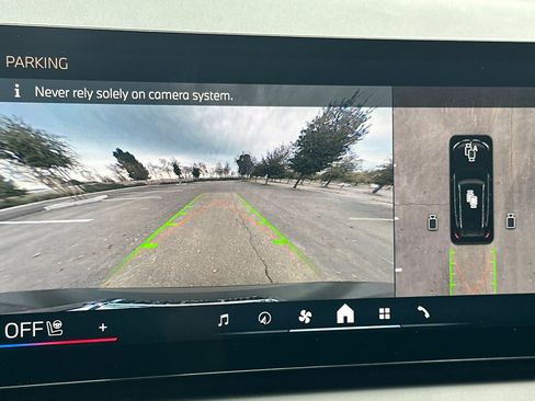 Used 2025 BMW X3 xDrive30i w/ Premium Package image 25