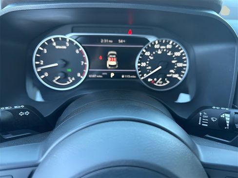 Used 2023 Nissan Rogue S image 18