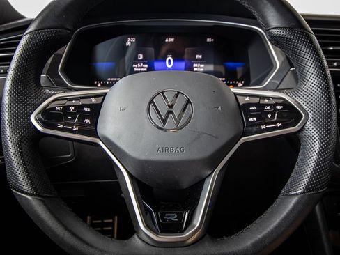 Certified 2023 Volkswagen Tiguan SE R-Line FWD image 34
