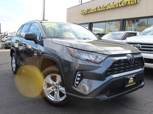 Used 2019 Toyota RAV4 LE w/ Carpet Mat Package FWD image 35