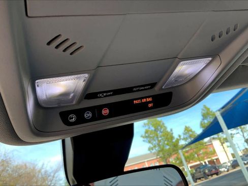 Used 2019 Chevrolet Equinox LT image 30