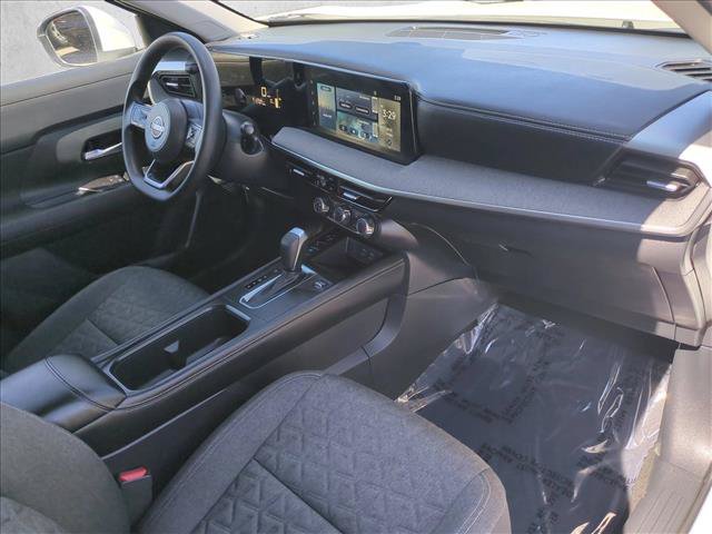 Used 2025 Nissan Kicks SV AWD/4WD image 20