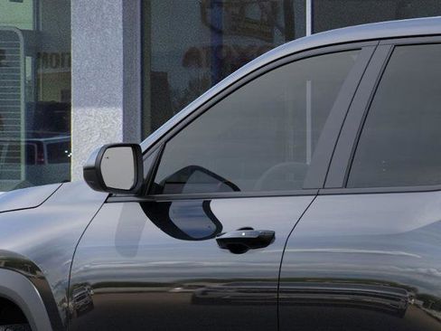 Used 2026 Chevrolet Equinox LT image 12