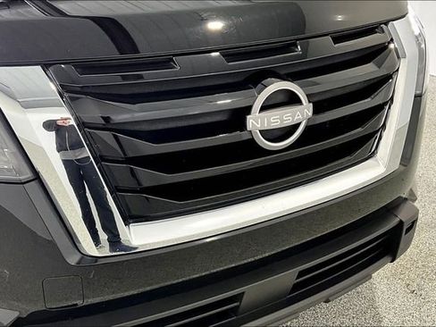 Used 2024 Nissan Pathfinder SV w/ SV Premium Package AWD/4WD image 35