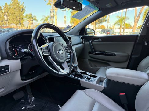 Used 2021 Kia Sportage EX w/ EX Technology Package image 15