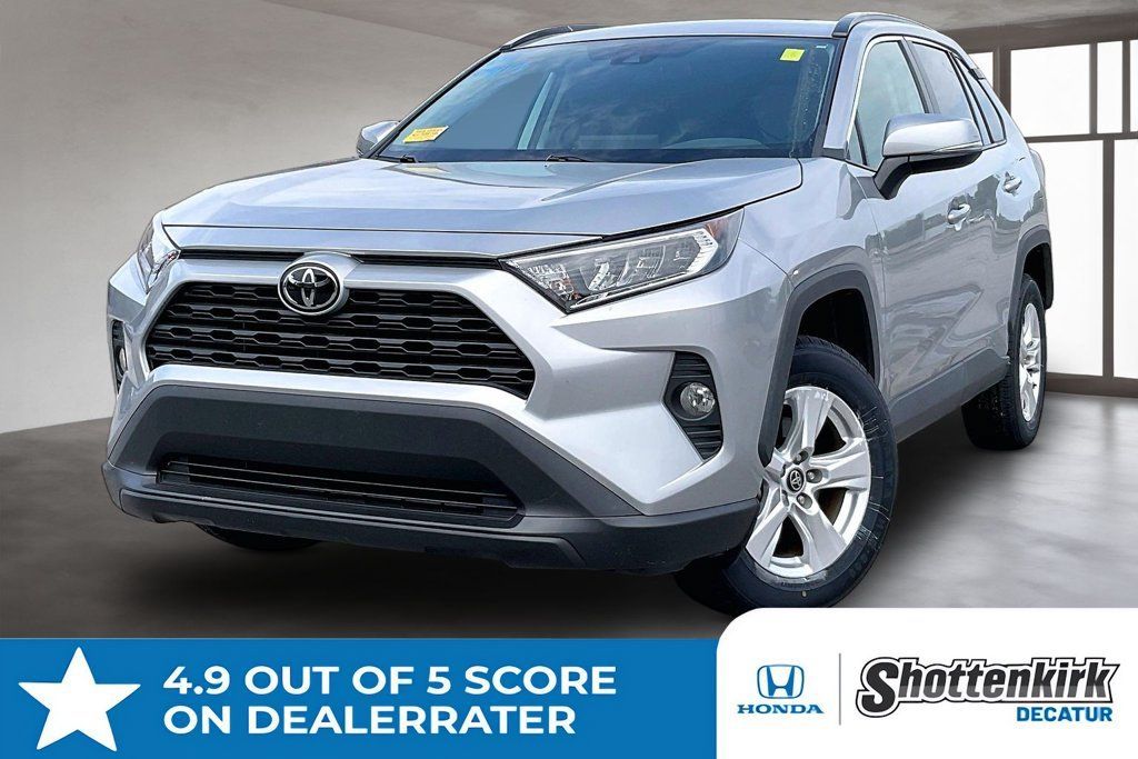 Used 2019 Toyota RAV4 XLE FWD image 1