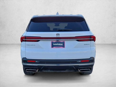 Used 2025 Buick Enclave Preferred image 7