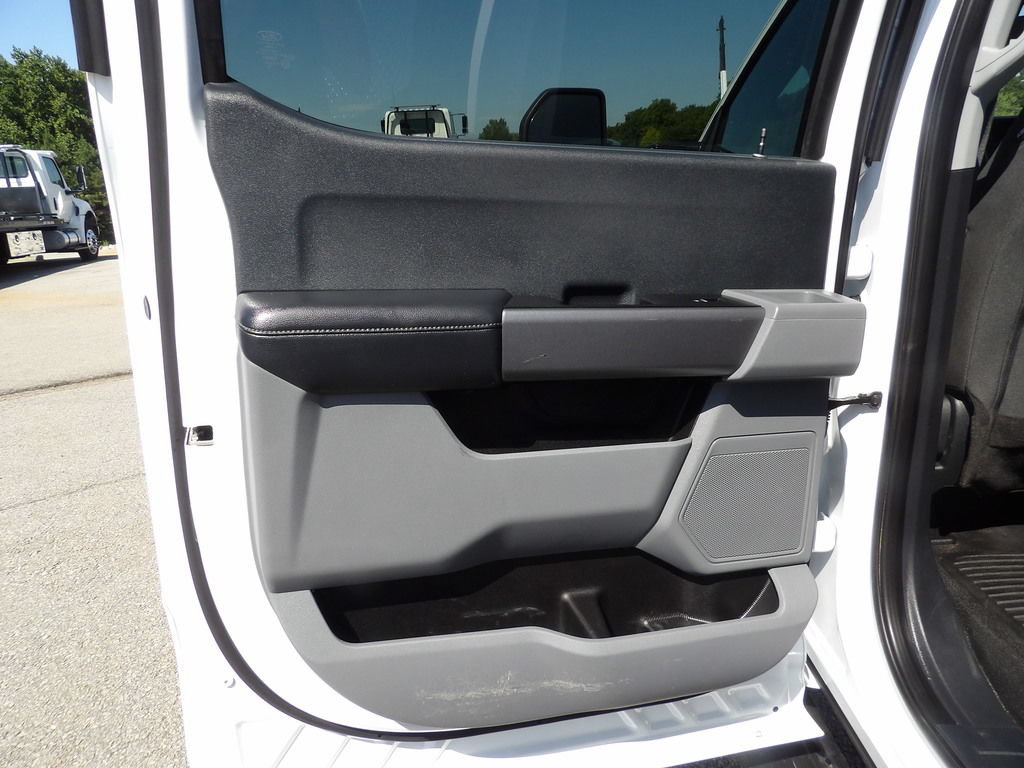 Used 2025 Ford F550 4x4 Crew Cab image 30