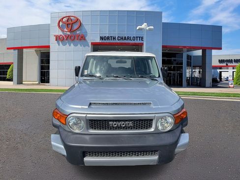 Used 2007 Toyota FJ Cruiser 4WD image 3