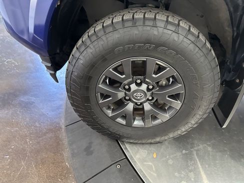 Used 2022 Toyota Tacoma SR5 image 30