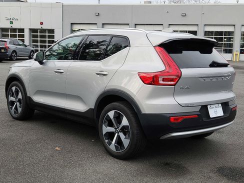 Certified 2023 Volvo XC40 B5 Plus w/ Protection Package Premier image 4